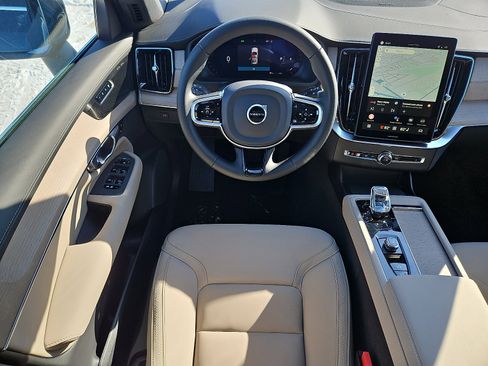 New 2026 Volvo XC90 B6 Plus w/ Protection Package Premier image 9