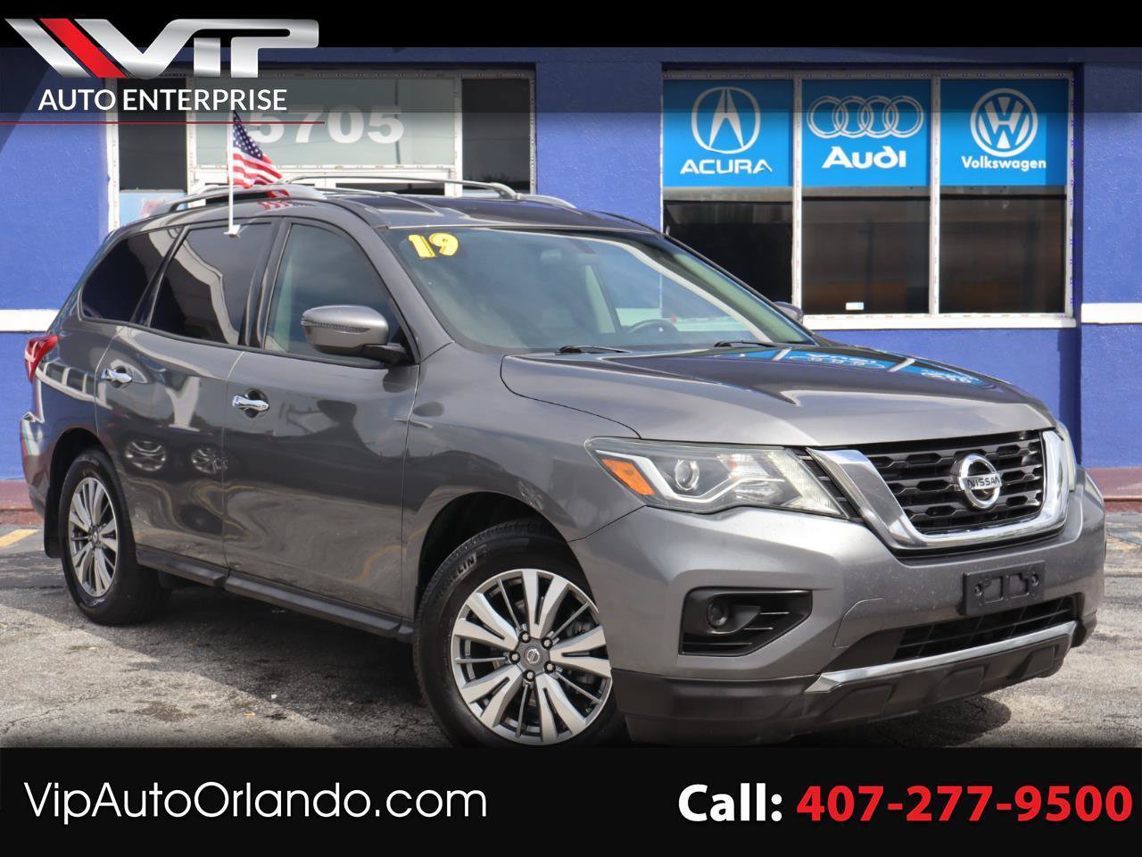 Used 2019 Nissan Pathfinder S FWD image 1