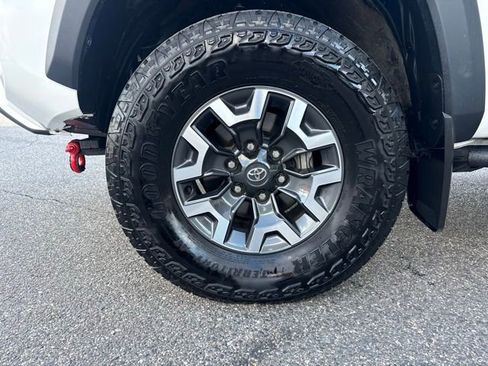 Used 2023 Toyota Tacoma TRD Off-Road w/ Technology Package image 41