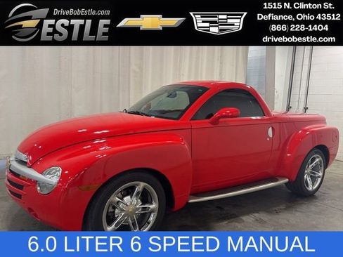 Used 2005 Chevrolet SSR w/ Preferred Equipment Group RWD image 1