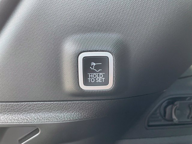 Used 2026 Jeep Grand Cherokee Limited AWD/4WD image 33