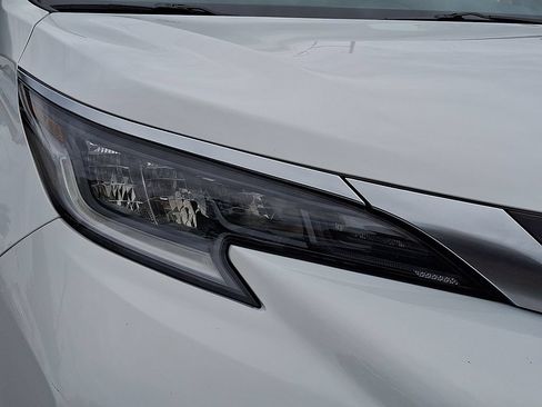 Certified 2021 Toyota Sienna XSE w/ XSE Plus Package AWD/4WD image 9