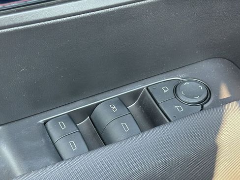 Used 2024 Chevrolet Colorado Z71 w/ Z71 Convenience Package 2 image 9