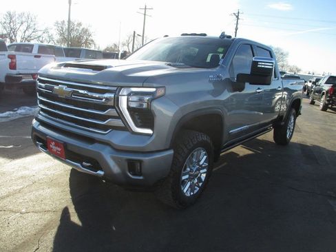 Used 2025 Chevrolet Silverado 3500 High Country w/ Technology Package image 13