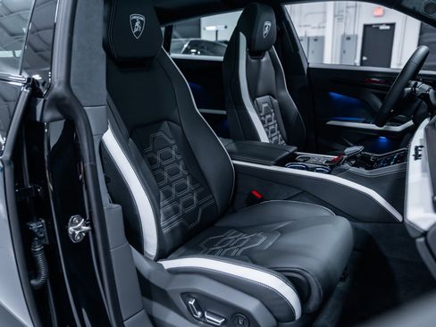 Used 2025 Lamborghini Urus SE image 13