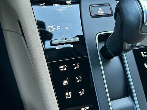 Used 2024 Porsche Macan w/ Premium Plus Package AWD/4WD image 26
