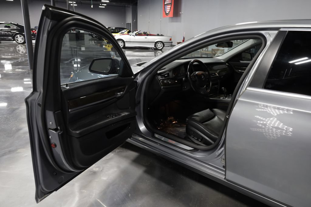 Used 2012 BMW 740Li RWD image 9