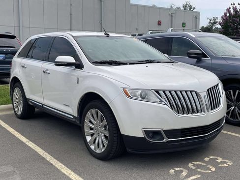 Used 2014 Lincoln MKX FWD w/ Equipment Group 101A image 1