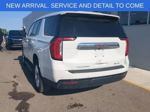 Used 2023 GMC Yukon SLE w/ Gmc Pro Safety Plus Package AWD/4WD image 4