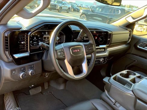 Used 2025 GMC Sierra 1500 SLT image 16