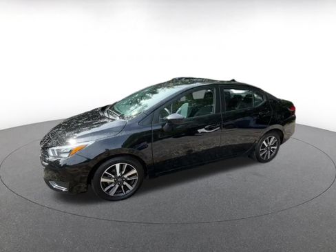 Used 2025 Nissan Versa SV FWD image 6