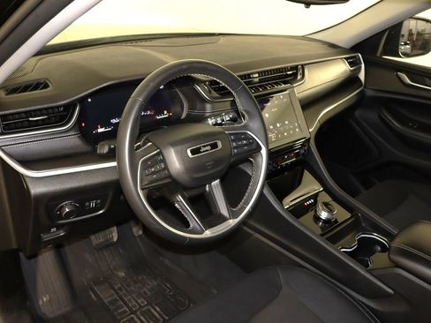 Used 2024 Jeep Grand Cherokee L Laredo AWD/4WD image 28