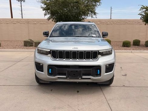 Used 2023 Jeep Grand Cherokee Overland w/ Luxury Tech Group IV AWD/4WD image 4