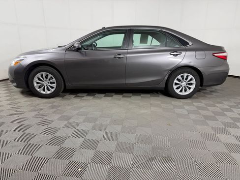 Used 2016 Toyota Camry LE FWD image 2