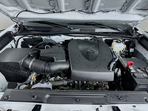 Used 2023 Toyota Tacoma TRD Off-Road w/ Black Out Package (TMS) AWD/4WD image 29