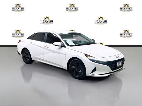 Used 2021 Hyundai Elantra SEL FWD image 3