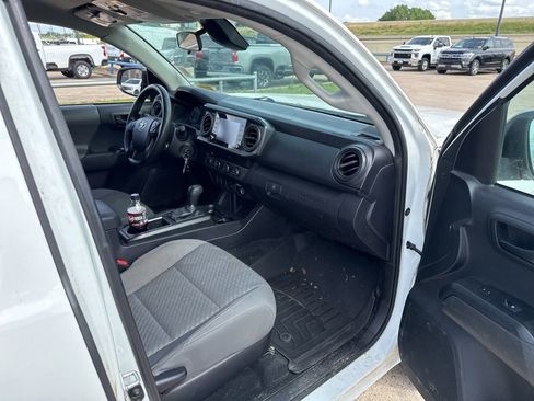 Used 2021 Toyota Tacoma SR AWD/4WD image 14