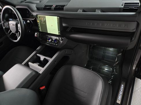 New 2026 Land Rover Defender 110 OCTA AWD/4WD image 19