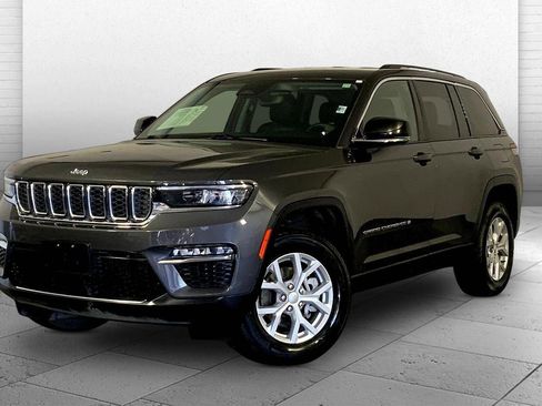 Used 2023 Jeep Grand Cherokee Limited AWD/4WD image 12
