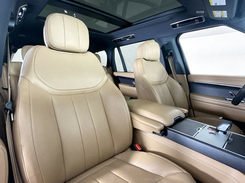 Used 2025 Land Rover Range Rover Long Wheelbase SE image 14