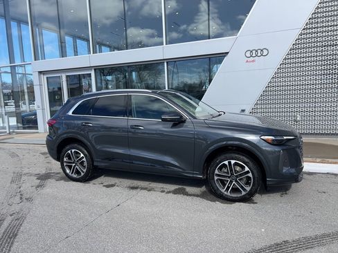 Used 2025 Audi Q5 Premium Plus w/ Premium Plus image 13