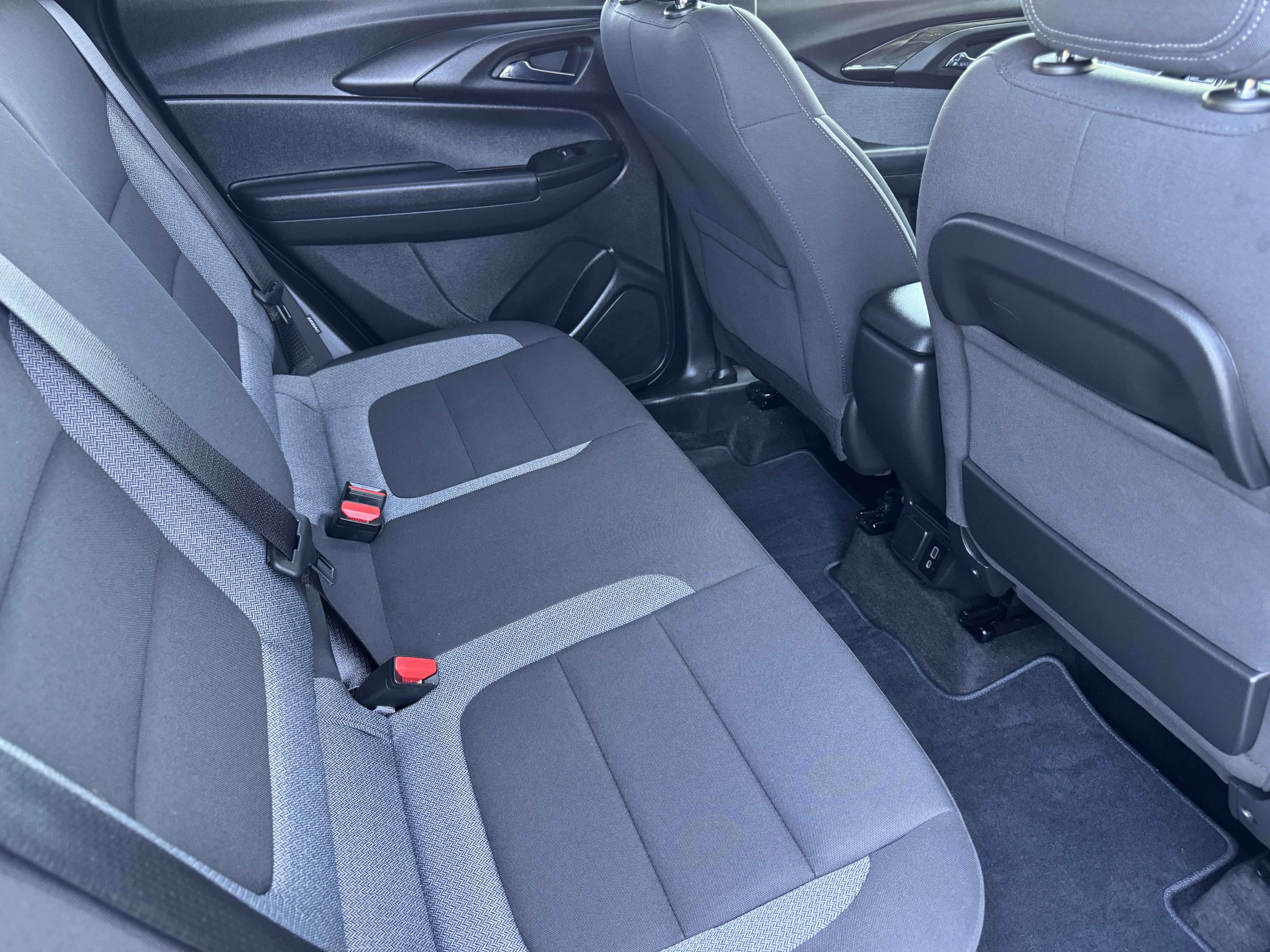Used 2022 Chevrolet TrailBlazer LT w/ Convenience Package FWD image 20