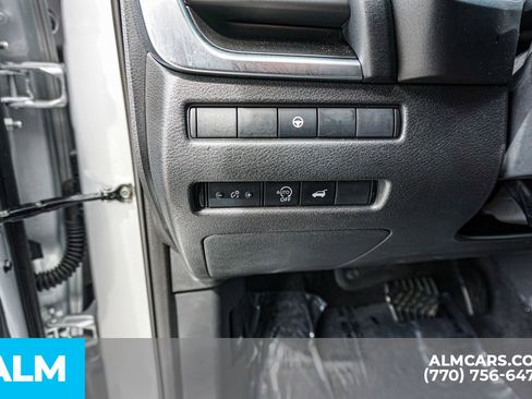 Used 2025 Nissan Rogue SV image 37