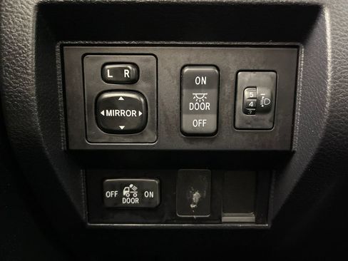 Certified 2017 Toyota Tundra SR5 RWD image 28