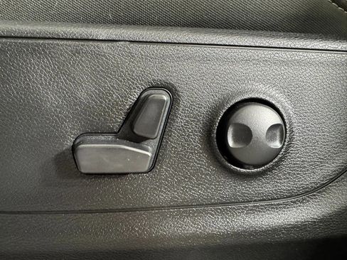 Used 2025 RAM 1500 Lone Star AWD/4WD image 32