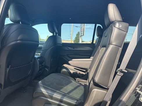 New 2025 Jeep Grand Cherokee L Laredo image 17