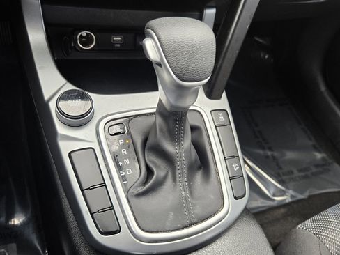 Used 2024 Kia Seltos LX AWD/4WD image 19