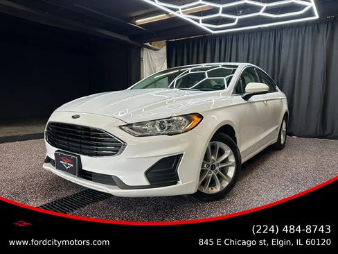 Used 2019 Ford Fusion SE FWD image 1
