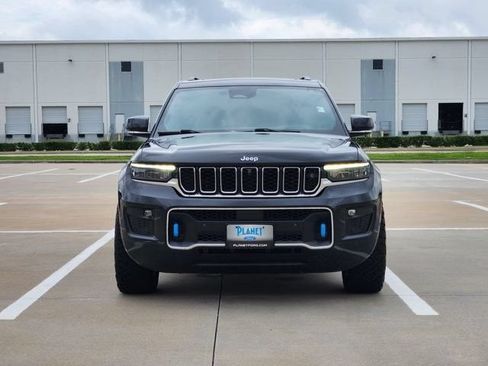 Used 2022 Jeep Grand Cherokee Overland w/ Advanced Protech Group III AWD/4WD image 2