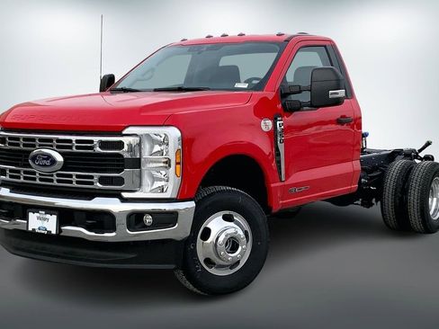 New 2026 Ford F350 XLT w/ XLT Value Package AWD/4WD image 2