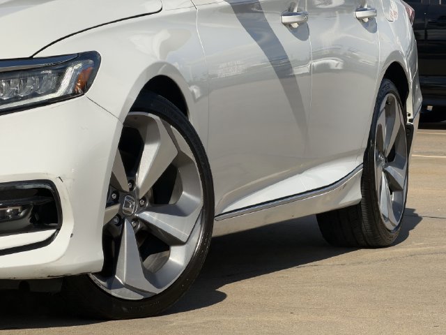 Used 2020 Honda Accord Touring image 10