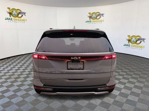 Used 2022 Kia Carnival SX image 9
