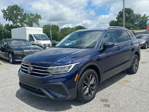 Used 2022 Volkswagen Tiguan SE AWD/4WD image 2