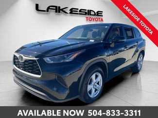 Used 2023 Toyota Highlander L video 2