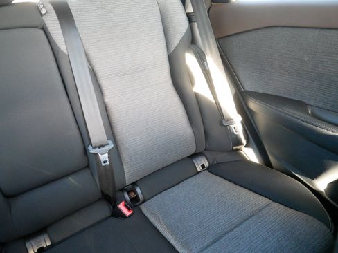 Certified 2022 Nissan Rogue SV image 14