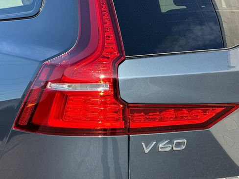 Used 2022 Volvo V60 T5 Cross Country w/ Advanced Package image 38