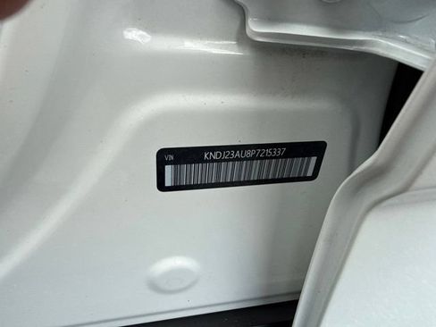 Used 2023 Kia Soul LX w/ Option Group 015 FWD image 23