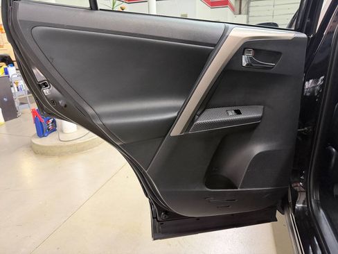 Used 2014 Toyota RAV4 Limited w/ Technology Package AWD/4WD image 12