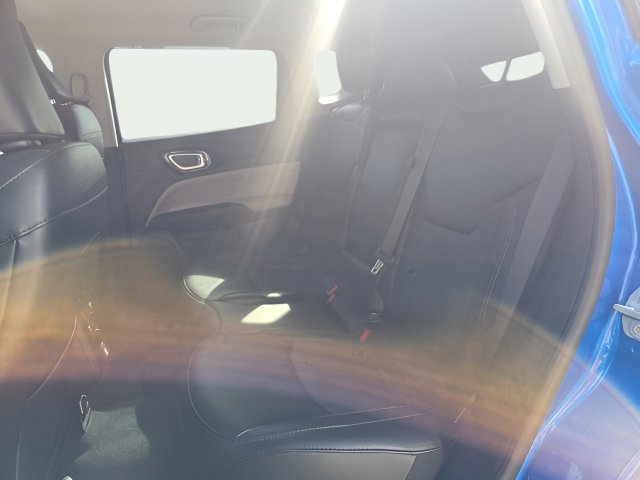 Certified 2022 Jeep Compass Limited AWD/4WD image 23