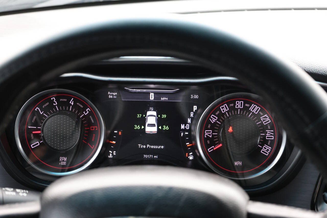 Used 2017 Dodge Challenger R/T RWD image 17