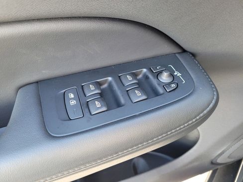 Certified 2025 Volvo V60 B5 Cross Country Plus image 16