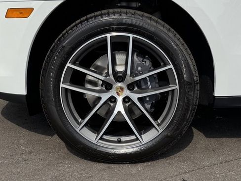 New 2026 Porsche Macan image 11