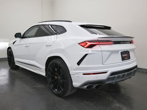 Used 2022 Lamborghini Urus image 5