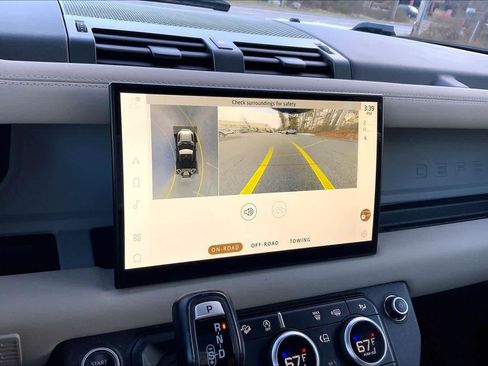 Used 2022 Land Rover Defender 90 X-Dynamic S image 26