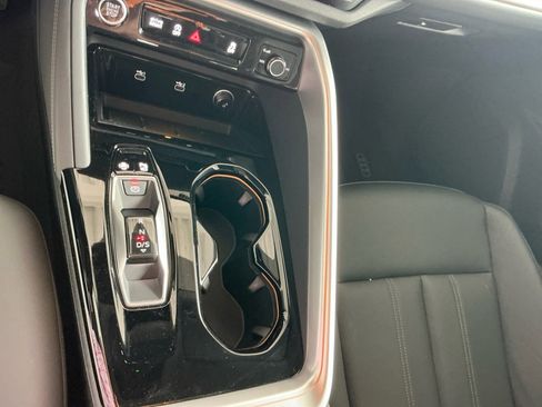 Used 2025 Audi Q5 Premium w/ Convenience Package AWD/4WD image 18
