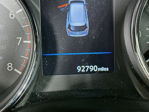 Used 2020 Nissan Rogue S FWD image 18